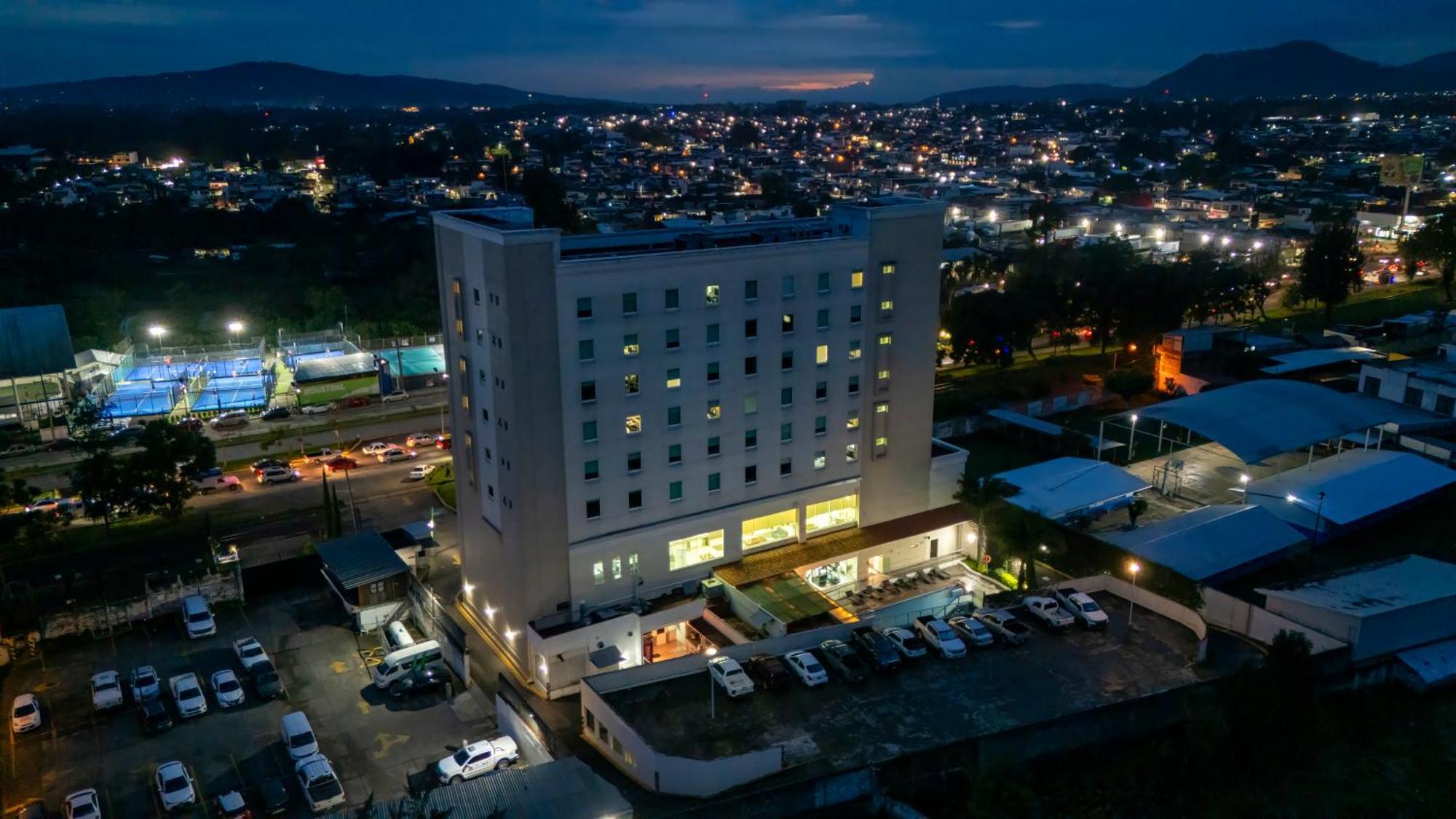 Holiday Inn Uruapan By Ihg Kültér fotó